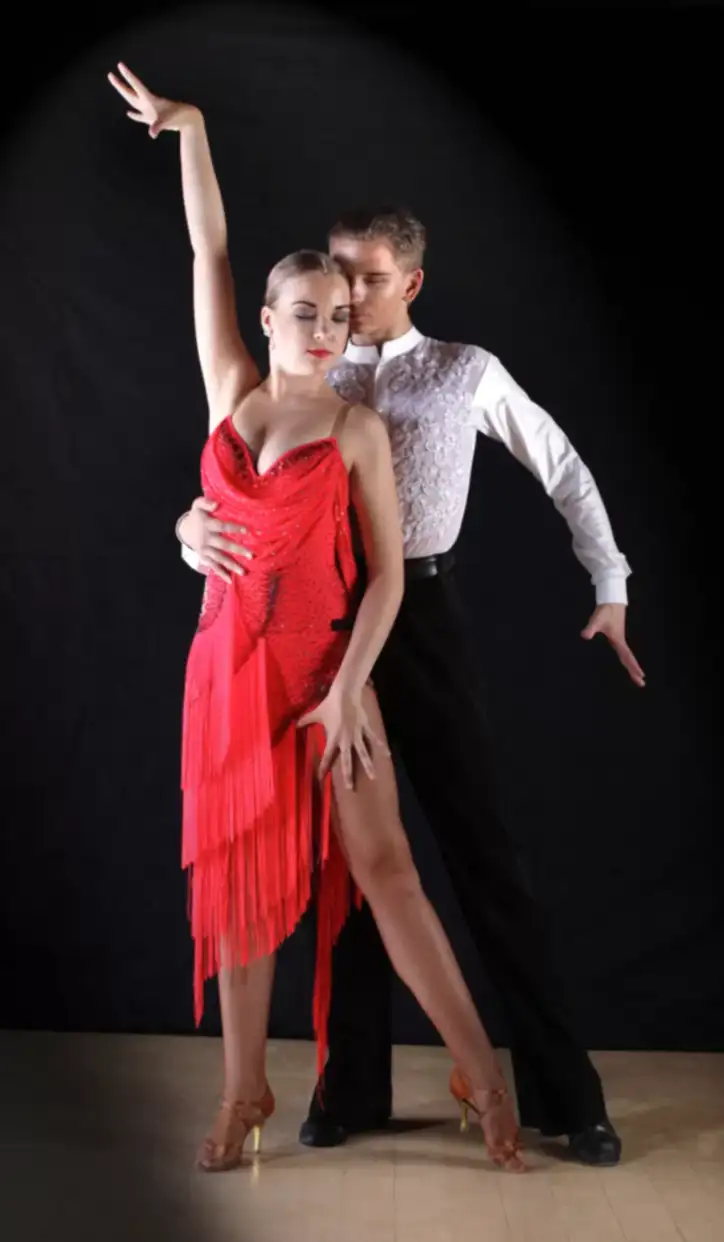 dans akademi iletişim