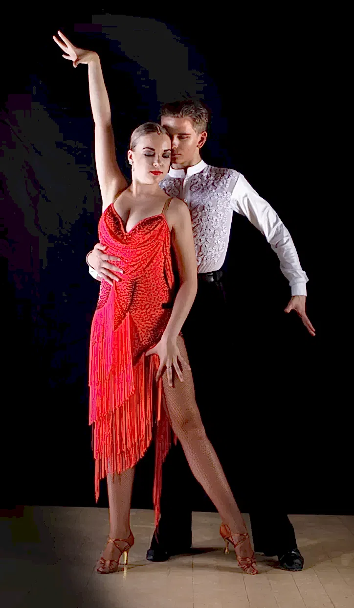 dans akademi iletişim