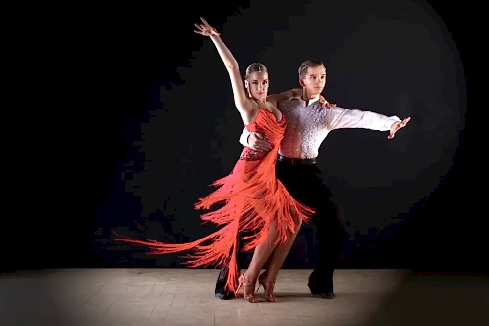 Dans Akademi Tanitim 50